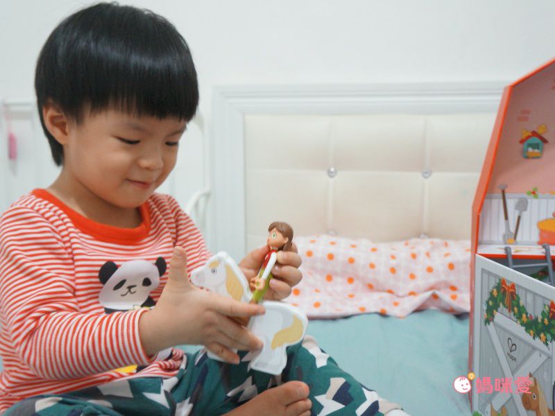 德國 Hape - Christmas Ranch 聖誕倒數月曆-牧場