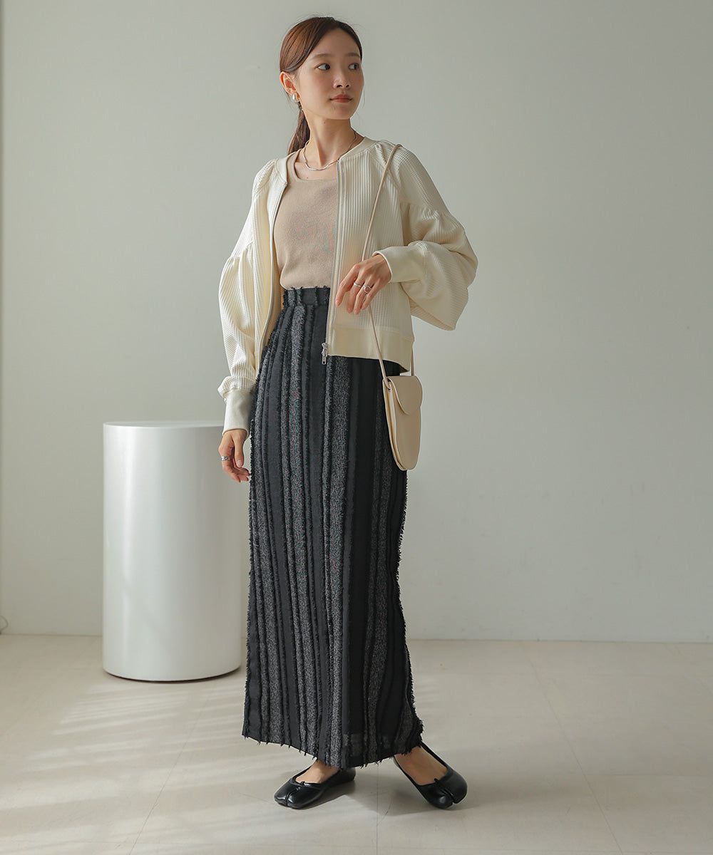 日本 Bab - 毛絨感直條顯瘦開叉長裙-黑