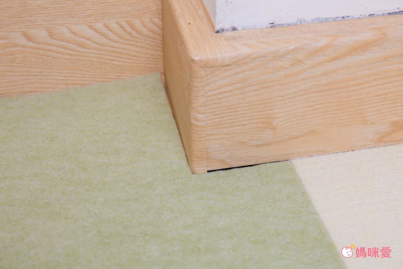 日本 SANKO - (撥水加工)可機洗重複黏貼式輕薄地毯-單色-淺灰 (30×30cmx厚4mm)-4枚入