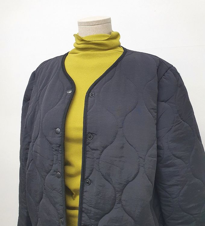 韓國 LANDING - 韓國製絎縫壓紋鋪棉圓領外套-黑 (FREE)