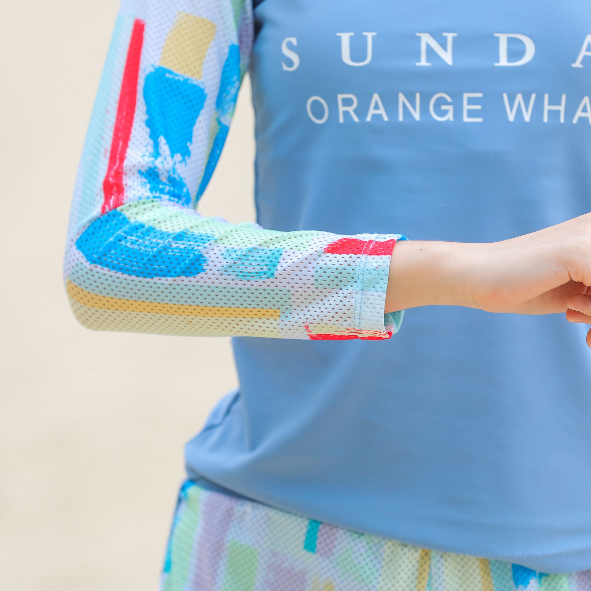 大童女孩速乾長袖泳衣套裝(三件組)-繽紛幾何-藍色-泳衣、長泳褲、短泳褲