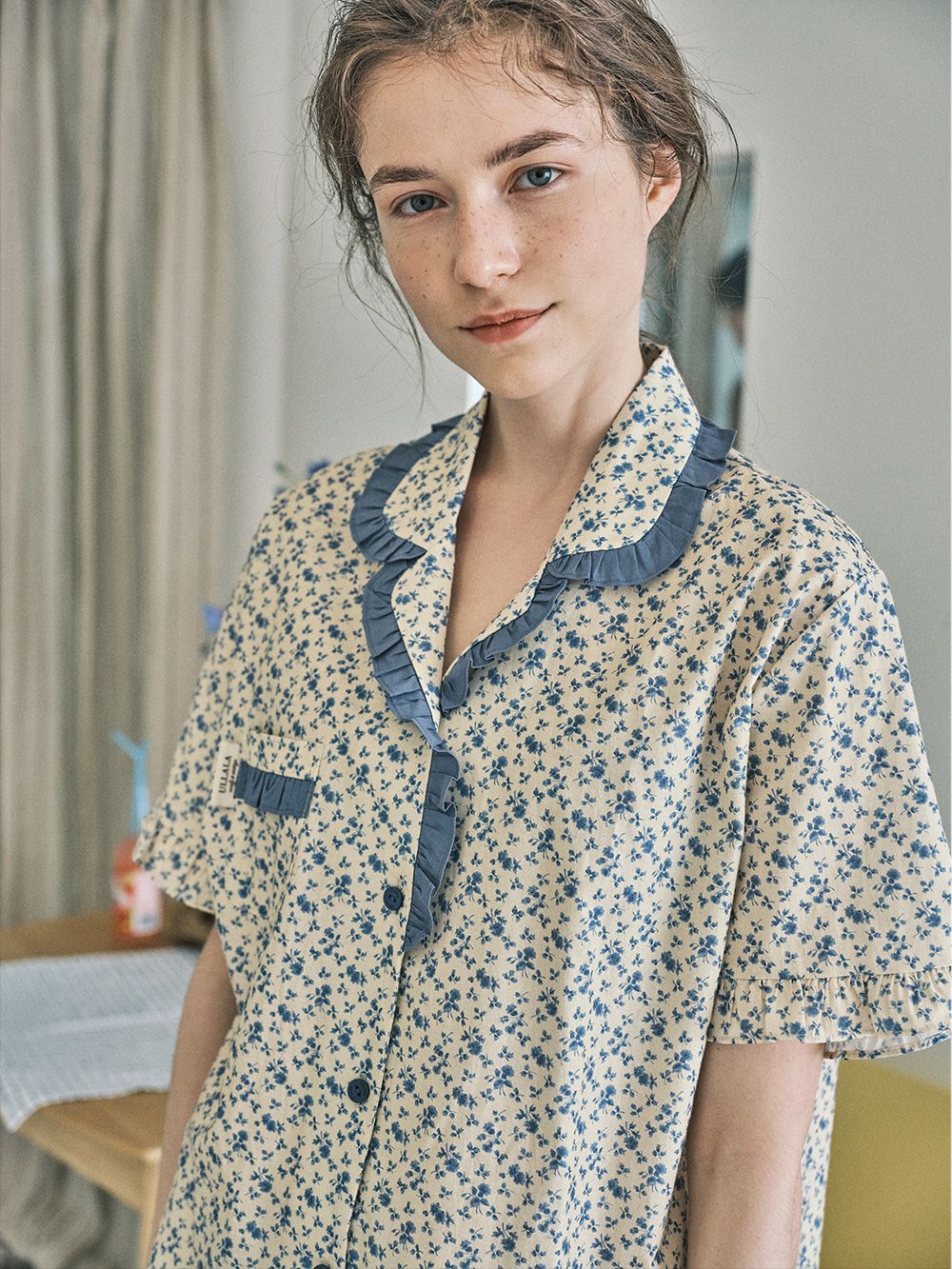 韓國 ULLALA - 玫瑰印花短袖睡衣(兩件式)-藍玫瑰 (FREE)