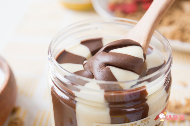 美味大師 - 亞美樂巧克力榛果雙色醬-巧克力榛果雙色醬-350g