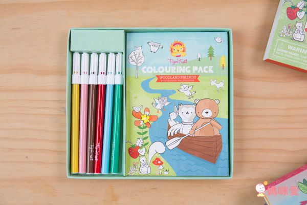 打開就有豐富場景！澳洲【Tiger Tribe】磁鐵玩具＆輕巧著色盒