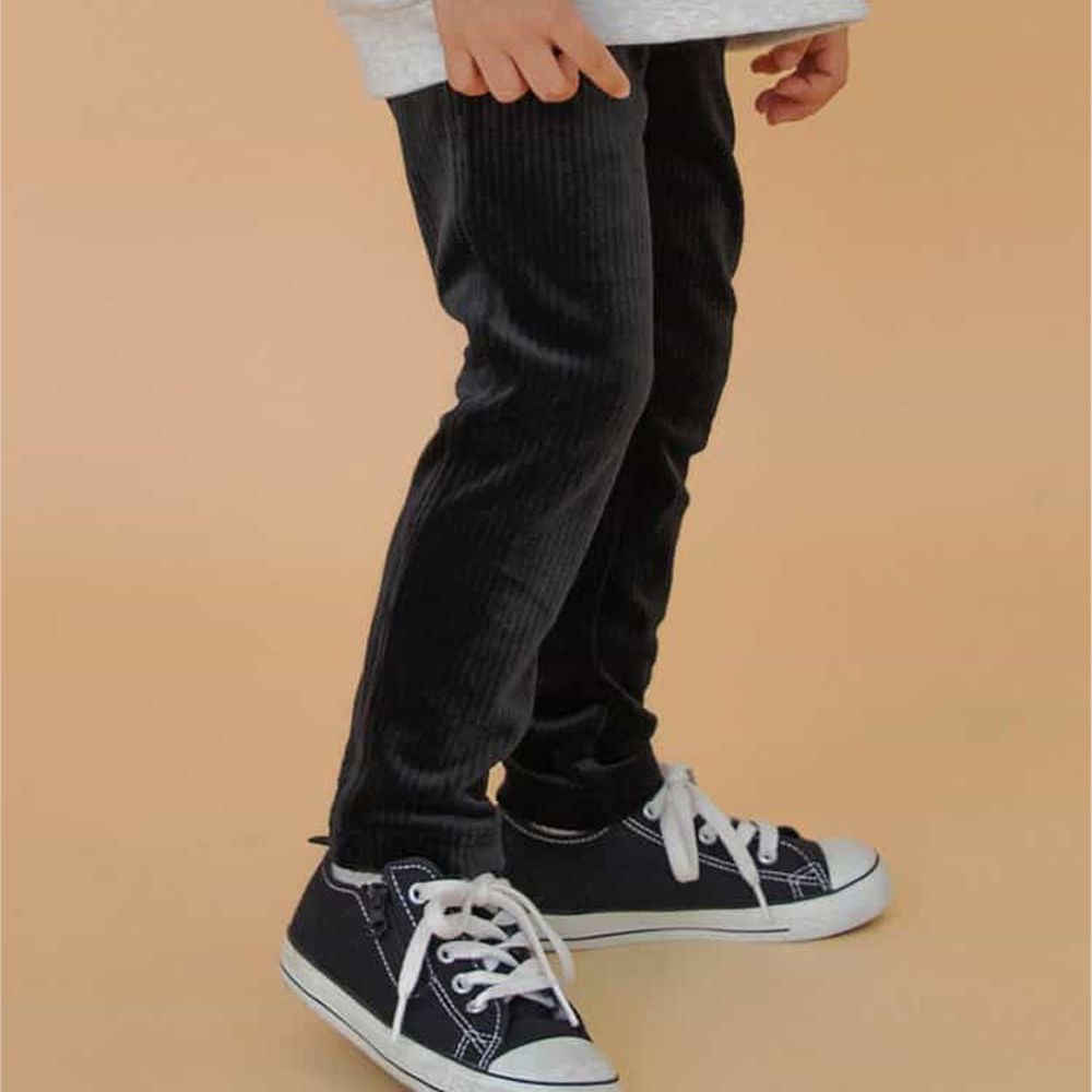 柔軟保暖燈芯絨合身長褲-黑