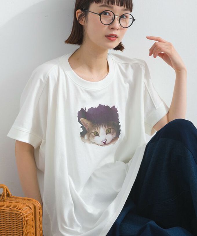 日本 Lupilien - 療癒休閒感落肩長版T恤-貓咪照片-淺黃