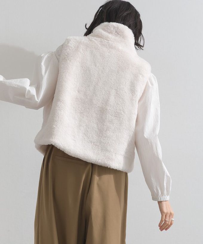 日本 ELENCARE DUE - 柔軟蓬鬆仿毛立領雙拉鍊背心-象牙白