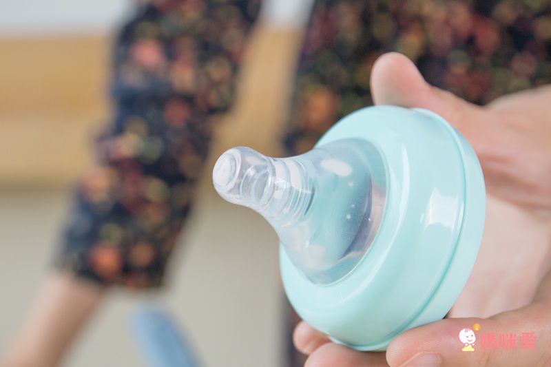 akachan honpo - 搖一搖奶瓶刷-粉紅色