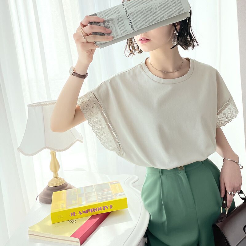 日本 Classical Elf - 100%棉 透氣蕾絲拼接短袖上衣-灰米