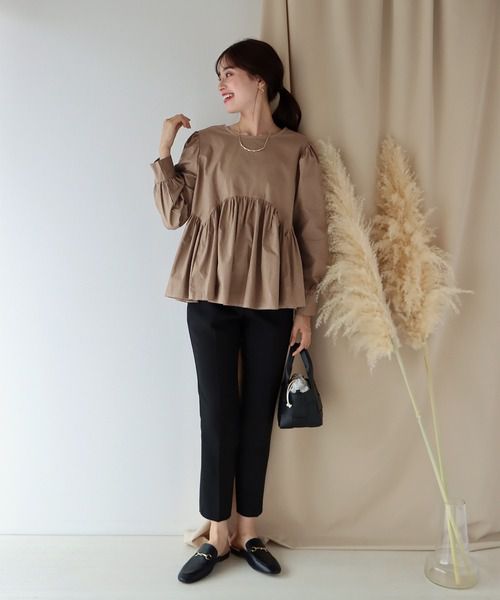 日本 BLUE EAST - 美背綁帶抓皺澎澎長袖上衣-白