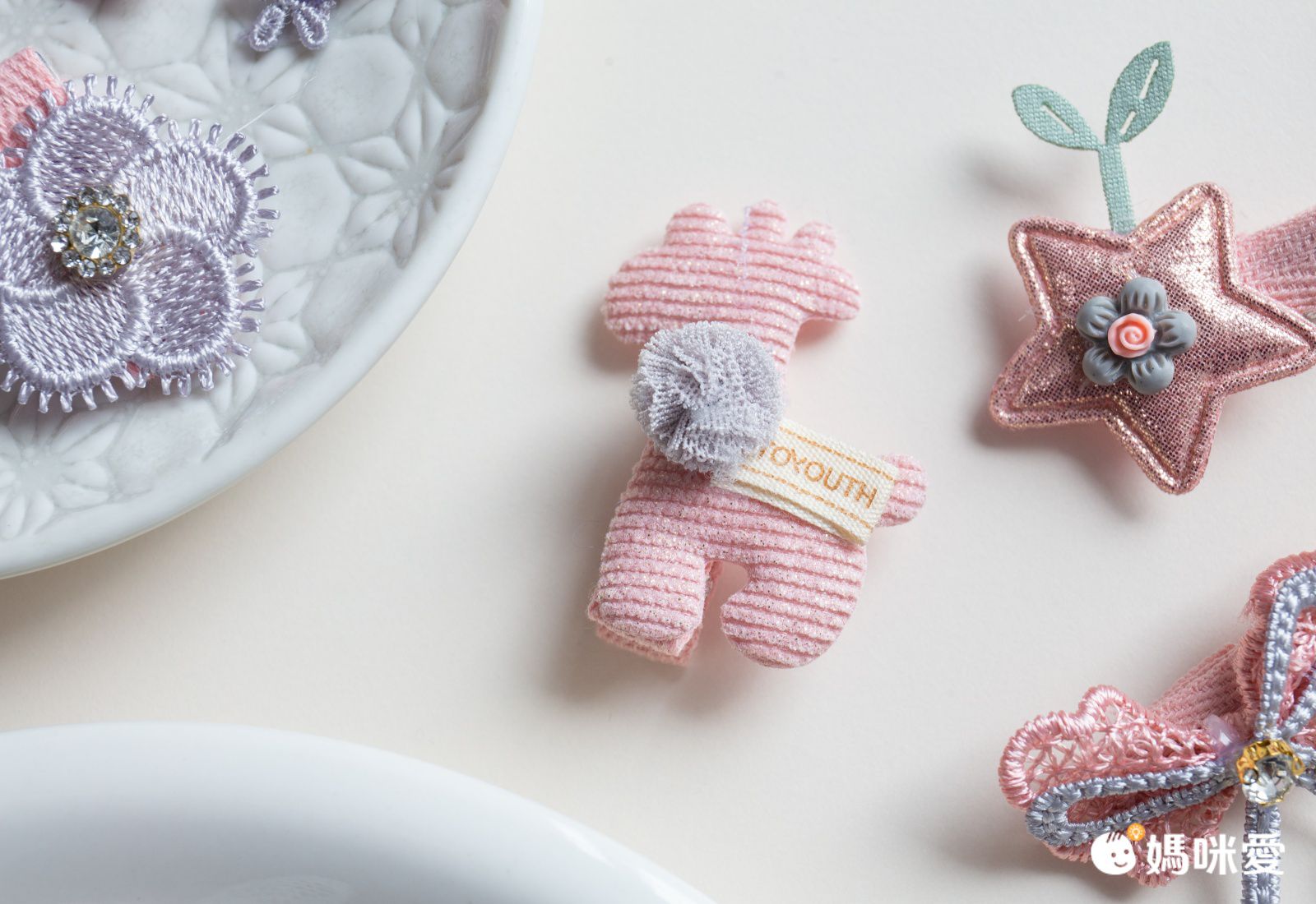 手工拼布蕾絲髮夾-萌萌兔 (一組5入)