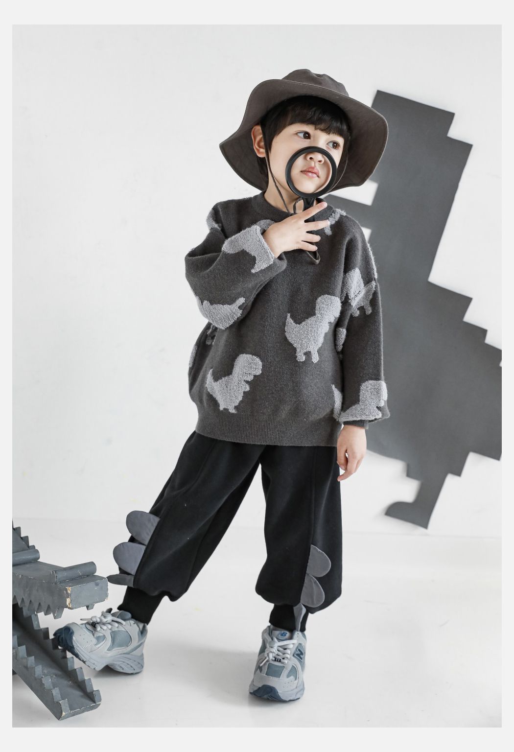 TONGMO - 加厚造型腰鬆緊休閒長褲-恐龍背棘-深灰色