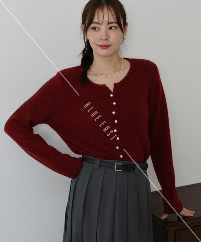 日本 BLUE EAST - 氣質交替珍珠扣針織上衣/開襟衫-酒紅