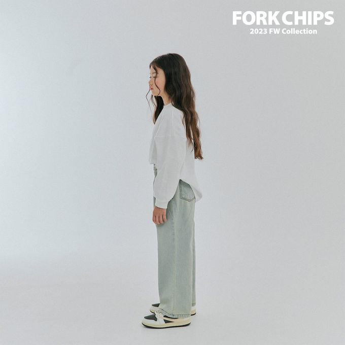 韓國 FORK CHIPS - 品牌刺繡點綴圓領長袖上衣-象牙白