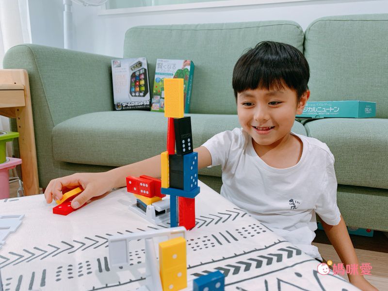 日本 HANAYAMA - 小小科學家系列-愛迪生的燈泡骨牌-6歲以上