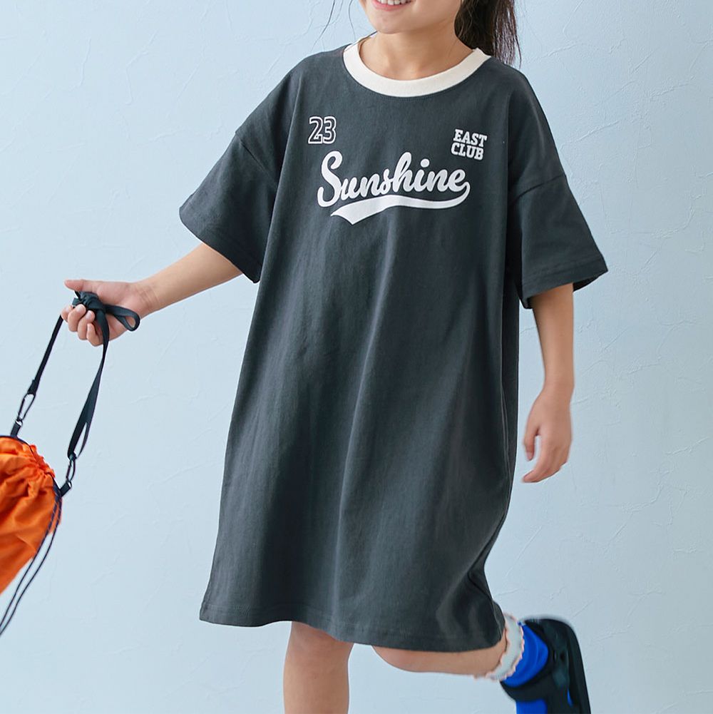 100%棉 率性印花短袖洋裝-英文字-炭黑