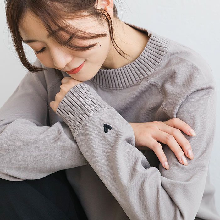 日本 ihuu - 酷甜愛心刺繡針織上衣-米杏