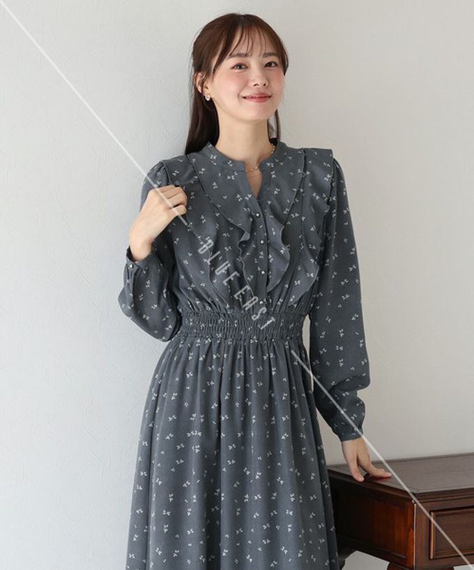 日本 BLUE EAST - 成熟摺邊典雅小花束腰長袖洋裝-黑