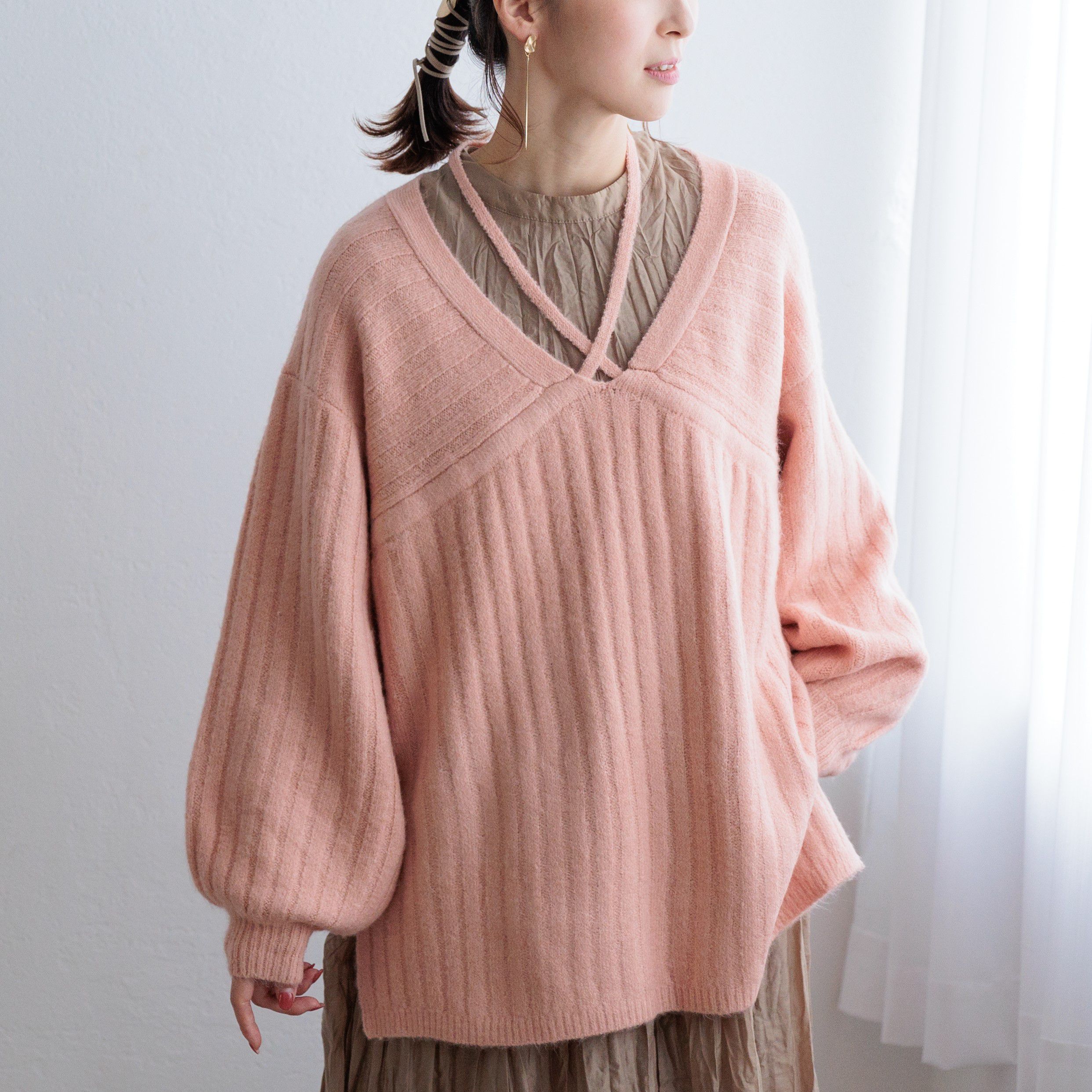 日本 ihuu - 特色綁帶V領針織毛衣-淺灰