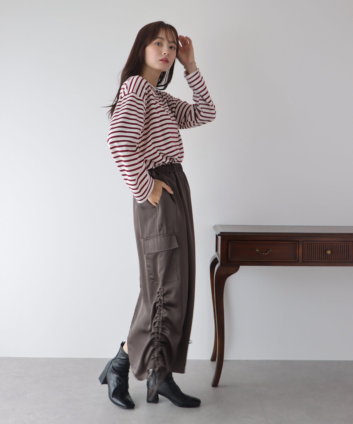 日本 BLUE EAST - 圓領百搭柔軟薄長袖上衣-條紋-深藍