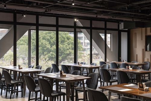 平日精緻雙人房一泊一食住宿券（贈星際樂園2位入住期間暢玩）