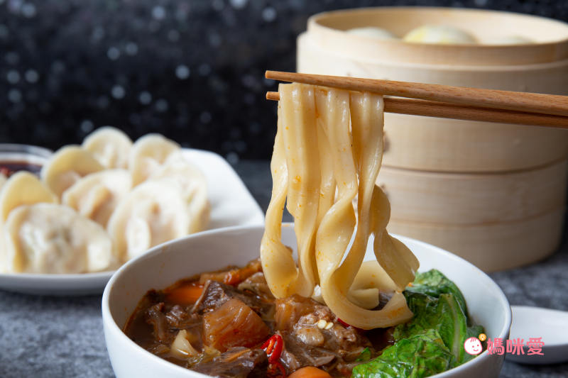 獨家團購！KTV紅燒半筋半肉牛肉麵＆手工豬肉水餃