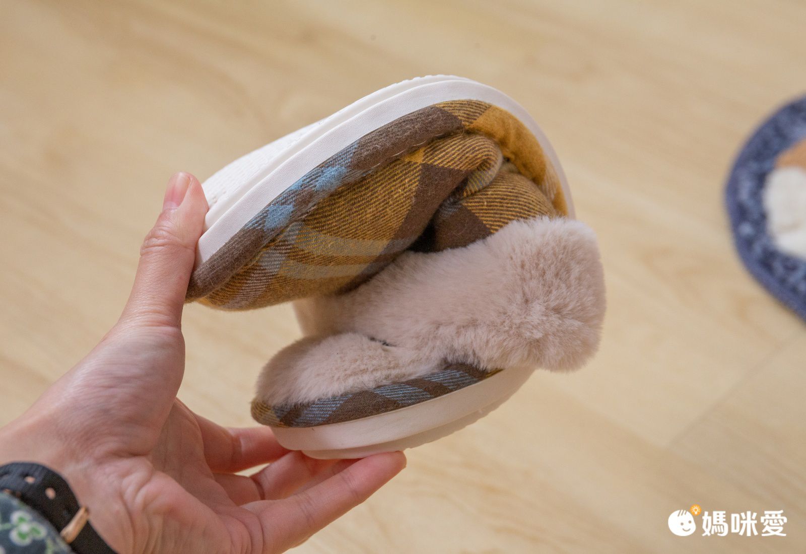 日系格紋防滑保暖棉拖鞋-深藍