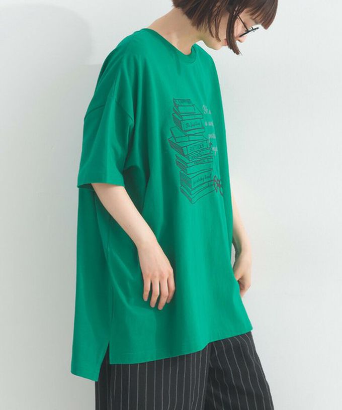 日本 Lupilien - 16OE天竺棉 氣質書籍印花寬鬆短袖上衣-黑