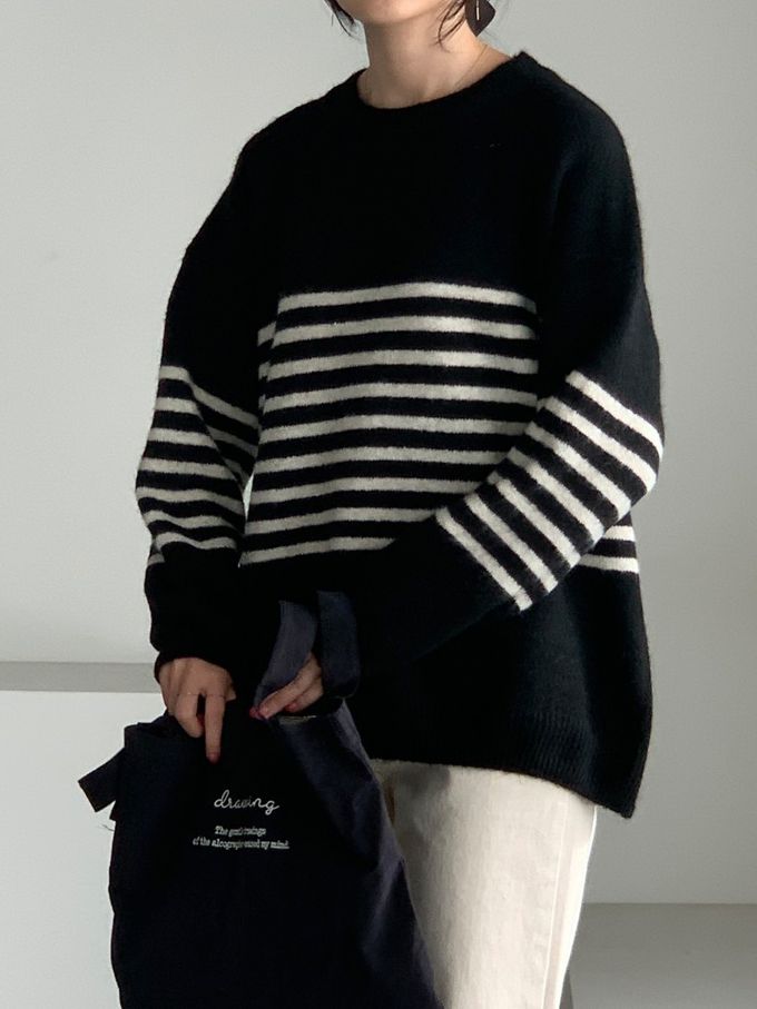 韓國女裝連線 - 條紋點綴寬鬆版型針織上衣-黑 (FREE)