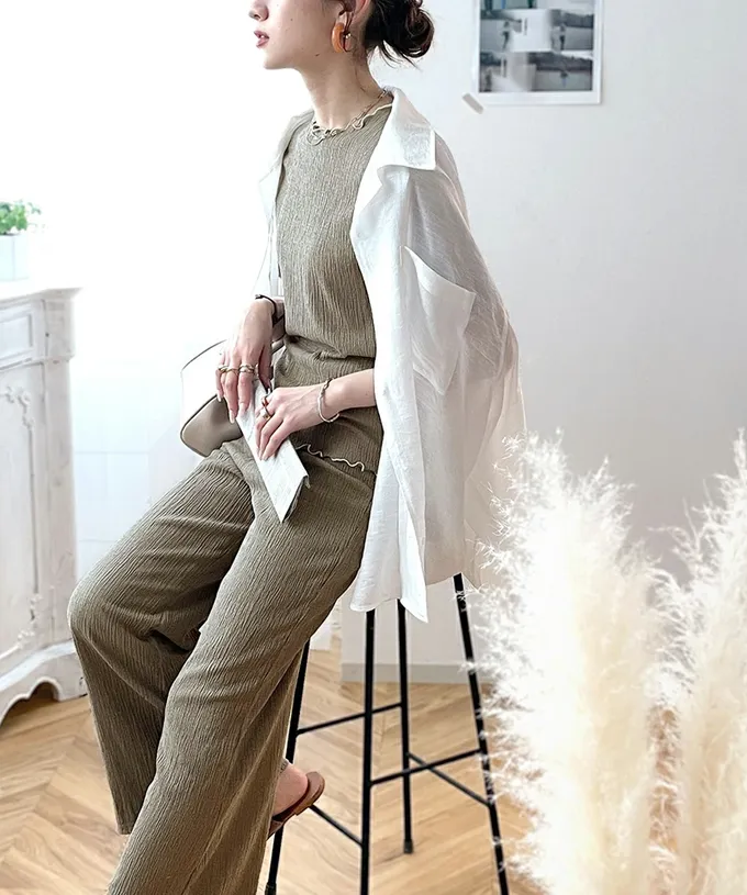 日本 Classical Elf - 氣質紋理木耳邊短袖上衣-黑