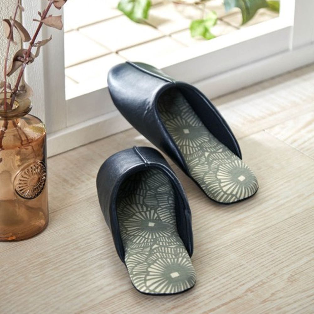 日本千趣會 - 可機洗 耐髒汙皮質室內拖鞋-北歐幾何-黑色系