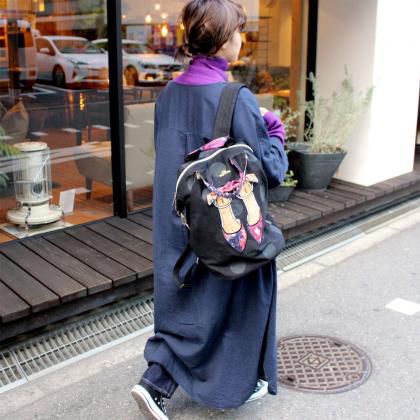 mis zapatos - 蝴蝶結拼接款後背包-Pump高跟鞋-BKD黑點 (39*25*16cm)