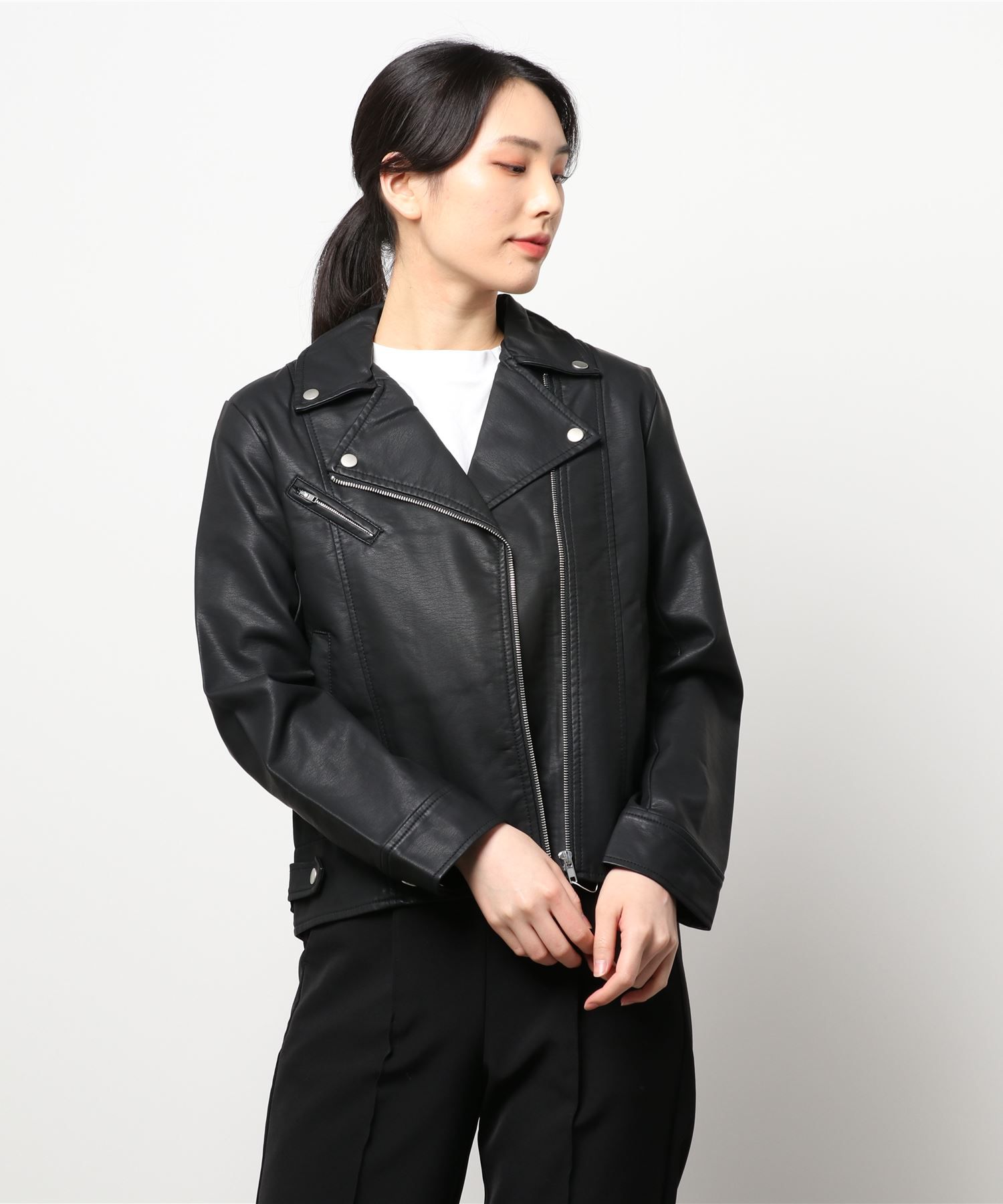 日本 Riche Glamour - 帥氣仿皮皮衣-大三角領-杏 (L)