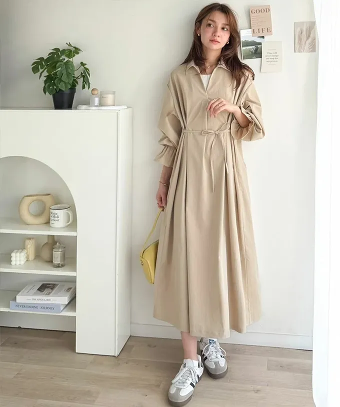 日本 Classical Elf - 糖果袖束腰修身立領長袖洋裝-黑