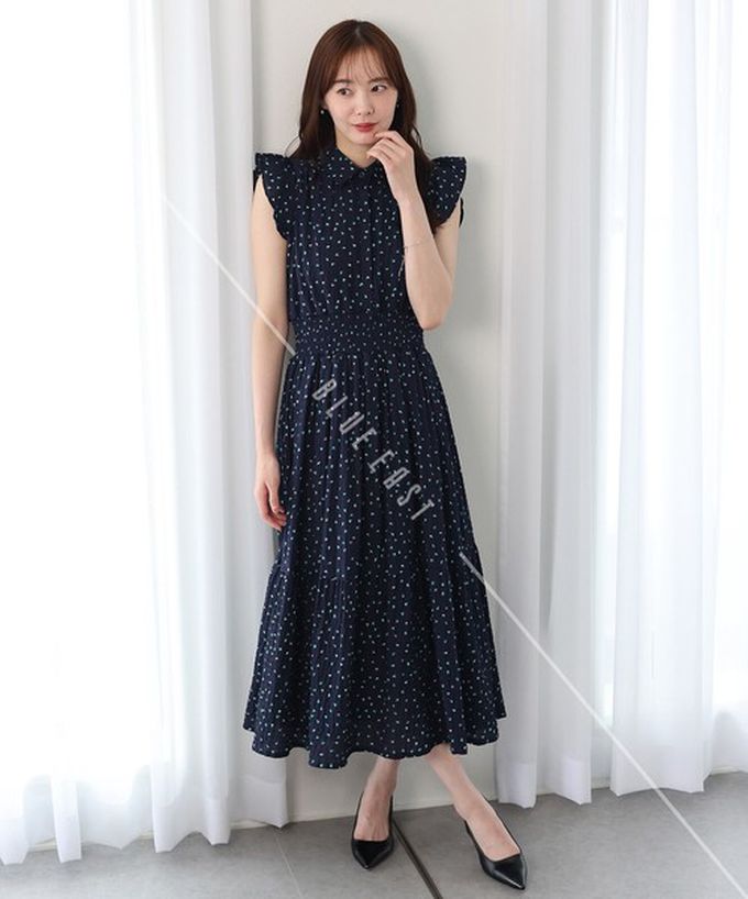 日本 BLUE EAST - 甜美雪紡束腰小荷葉無袖洋裝-碎花-米杏 (M)