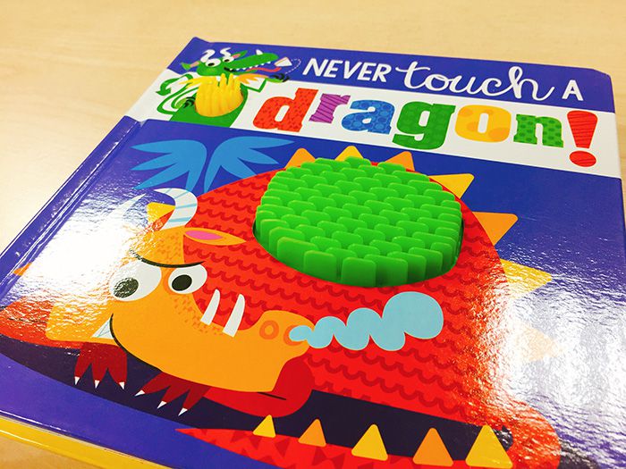 Never Touch a Dragon 沒摸過的大飛龍（觸摸書）｜媽咪愛