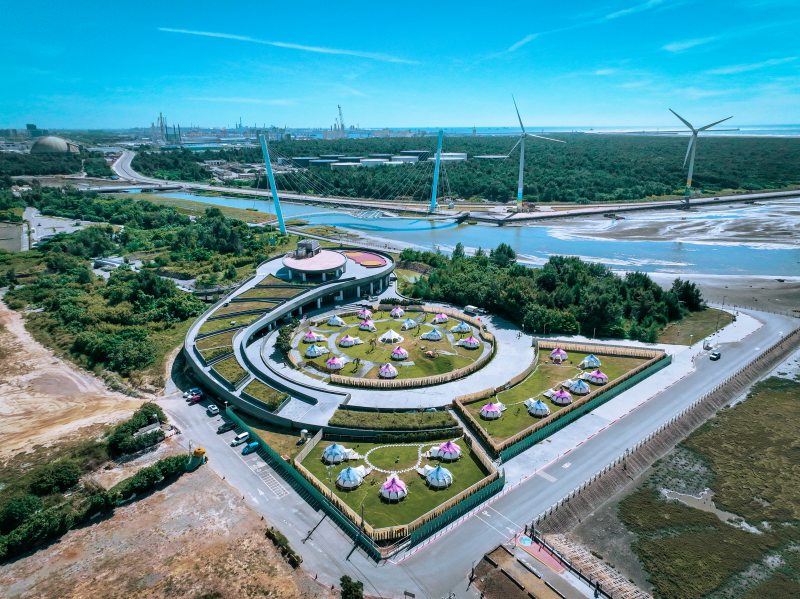 蟬說: 夕陽漫漫 Slowly Sunset Glamping - 平日入住-[豪華露營 5 米水滴帳]/四人房兩大床一泊二食再贈下午茶-12歲(含)以下孩童免費兩位可共食-優惠效期至 2024/01/31