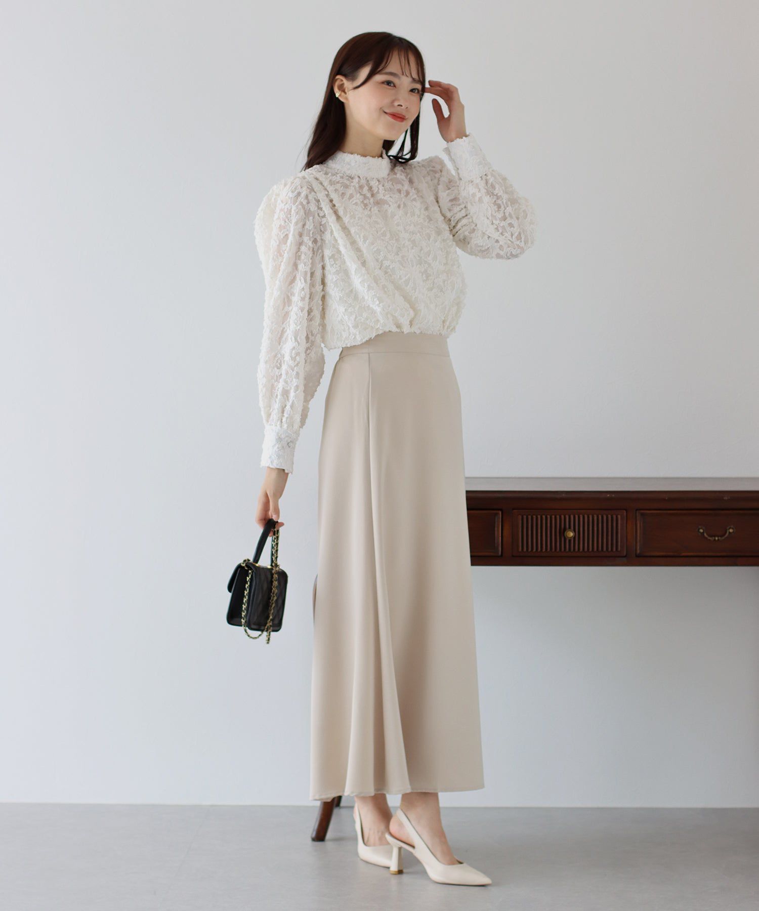 日本 BLUE EAST - 歐風浪漫花朵氣球長袖襯衫-奶茶