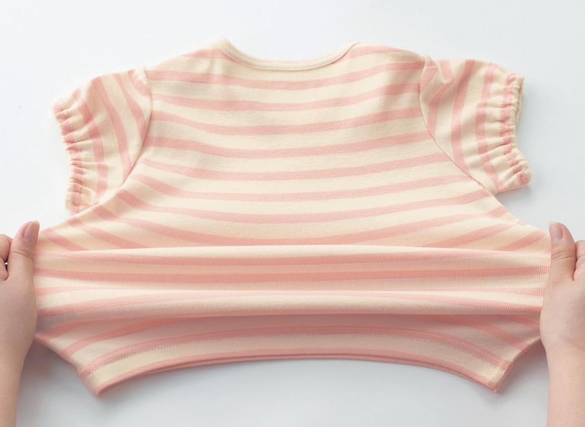 日本千趣會 - GITA 純棉百搭泡泡袖短T-滿版蘋果-米