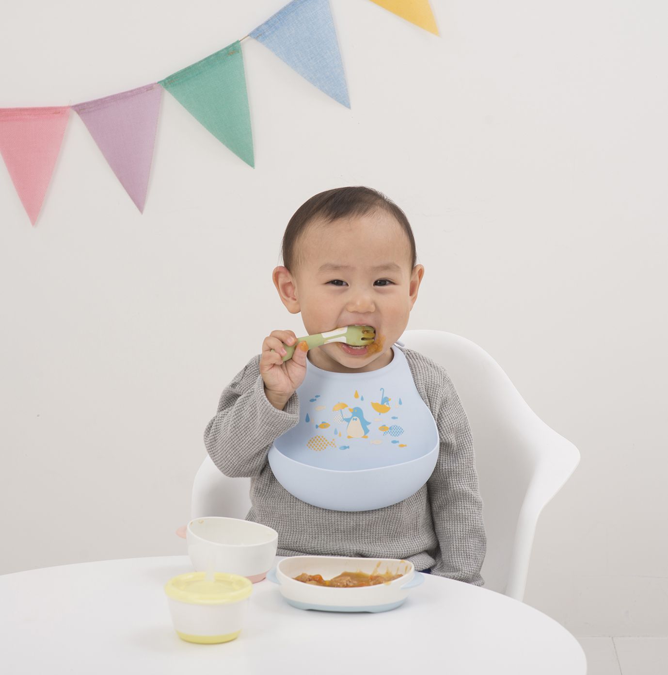 日本 Richell 利其爾 - 花間鹿矽膠防水圍兜-矽膠防水-粉