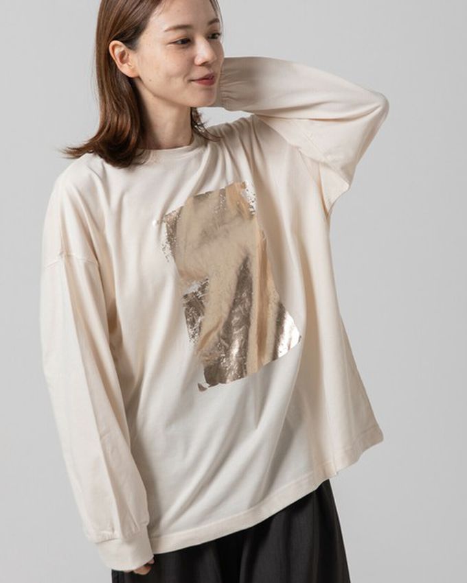 日本 gleam - 燙金時尚光澤廓形寬版長袖上衣-炭黑x銀