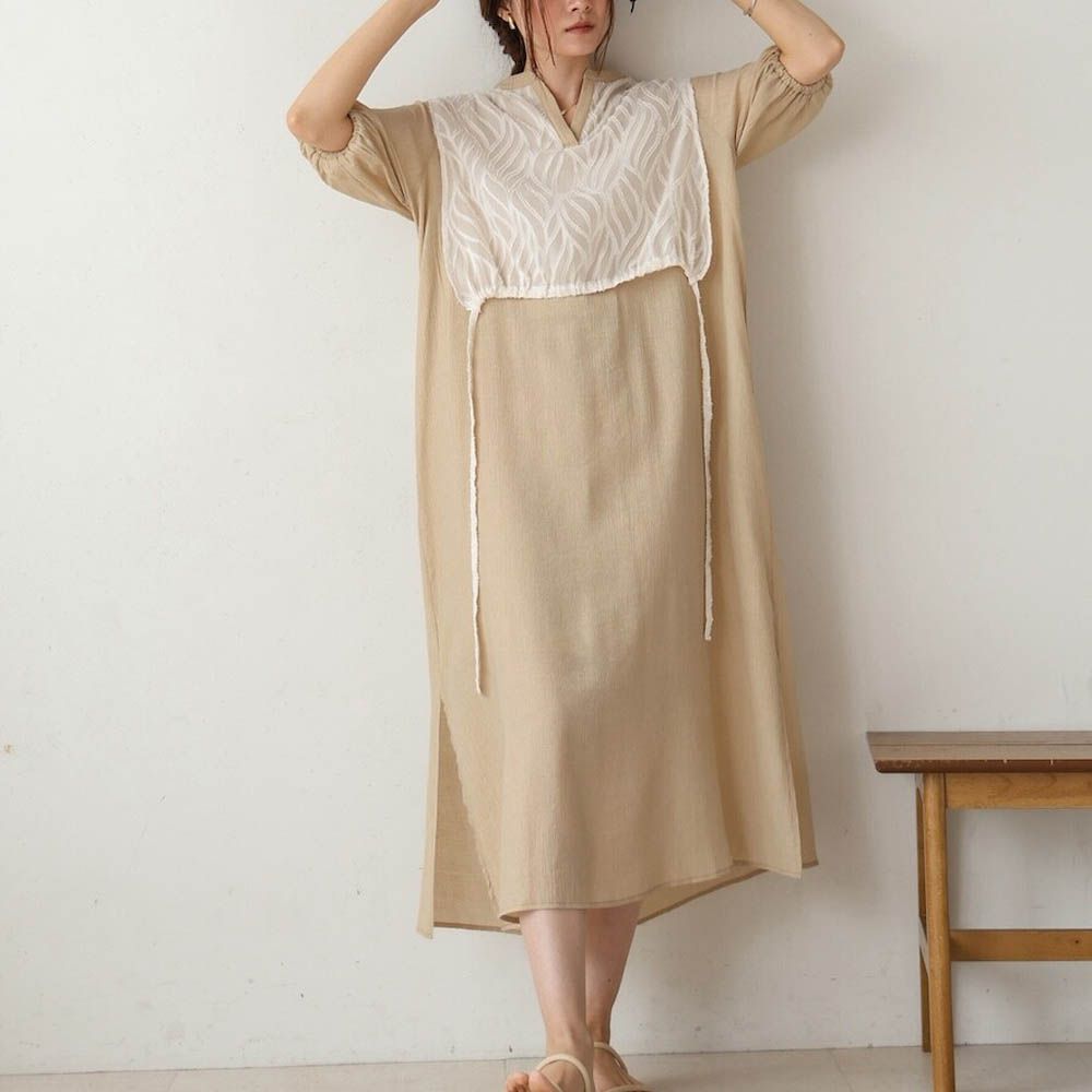 輕盈蕾絲緹花多層次短袖洋裝-卡其杏