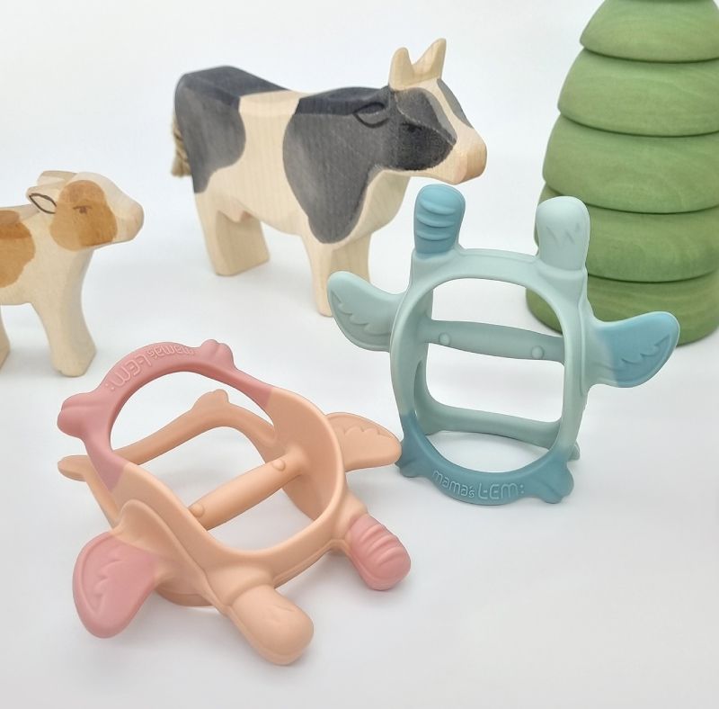 韓國MAMAsTEM - 固齒器-Bee不掉經典組(不吃手小牛款)-握握手(藍)+小牛(粉)