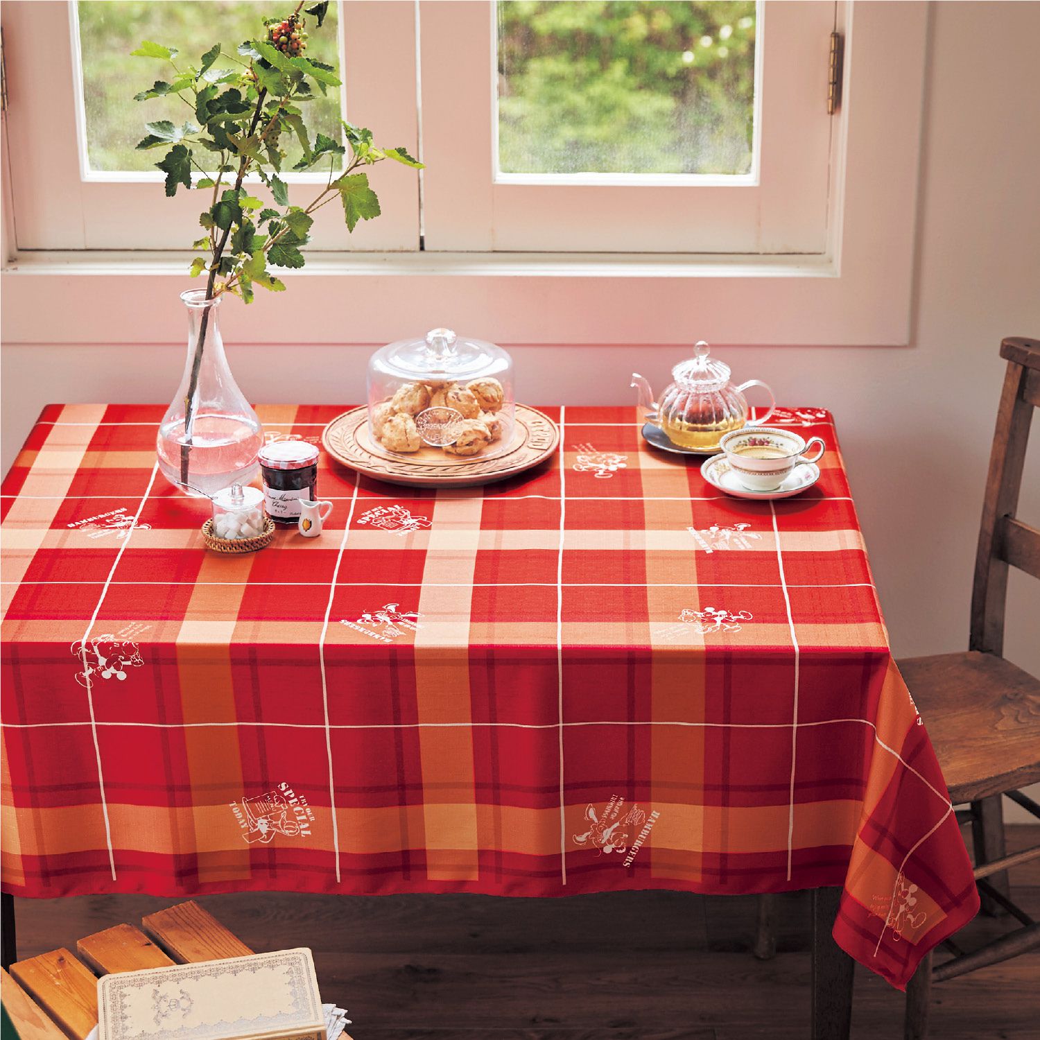 日本千趣會 - 迪士尼防潑水桌巾-米奇-橘紅格紋