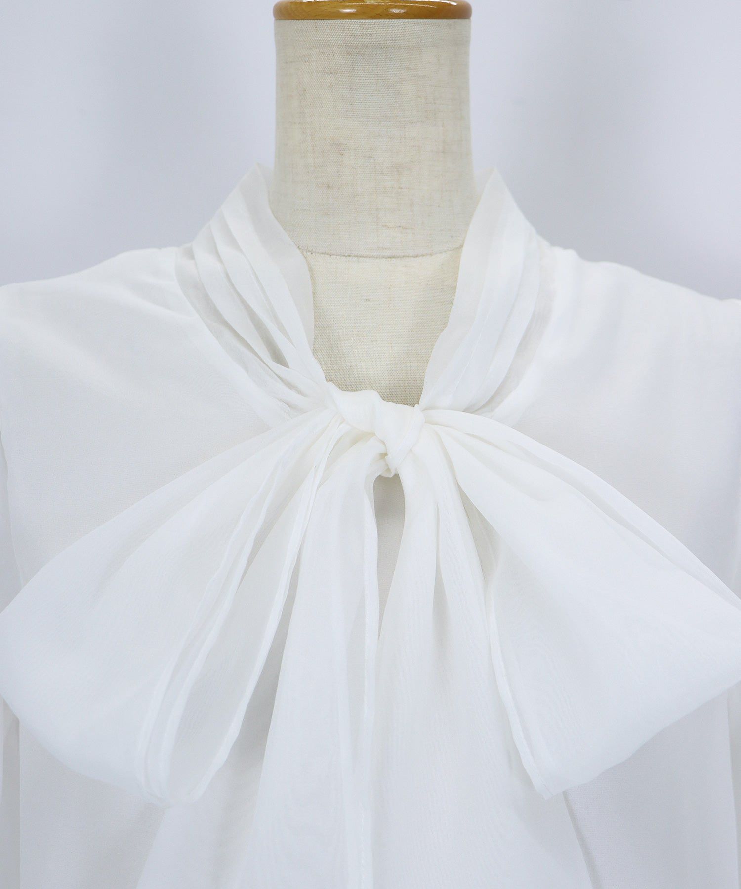 日本 BLUE EAST - 浪漫歐根紗蝴蝶結長袖上衣-黑