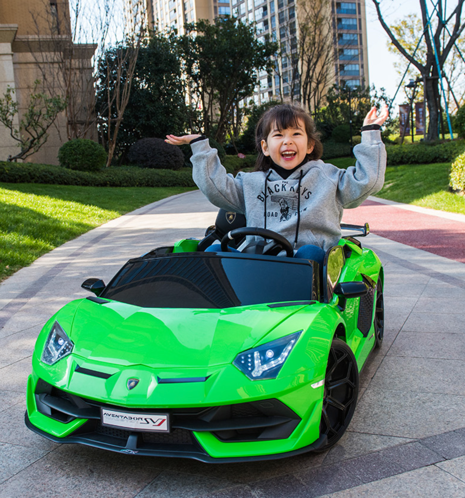 聰明媽咪兒童超跑 - 藍寶堅尼 SVJ 24V MP3飄移版 雙人座 原廠授權 雙驅兒童電動車-烤漆白