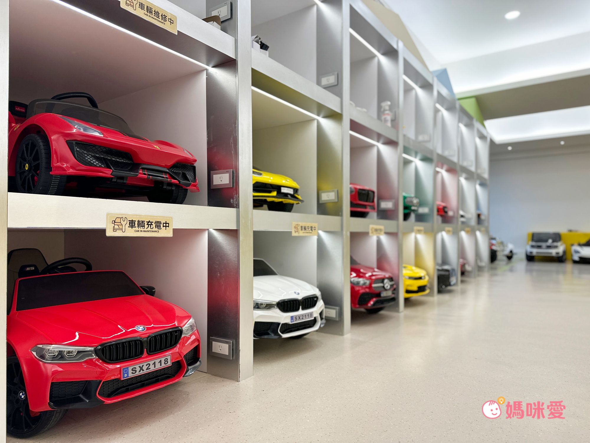 親子友善【承攜行旅 高雄六合館】破百坪賽車場 / 戶外泳池