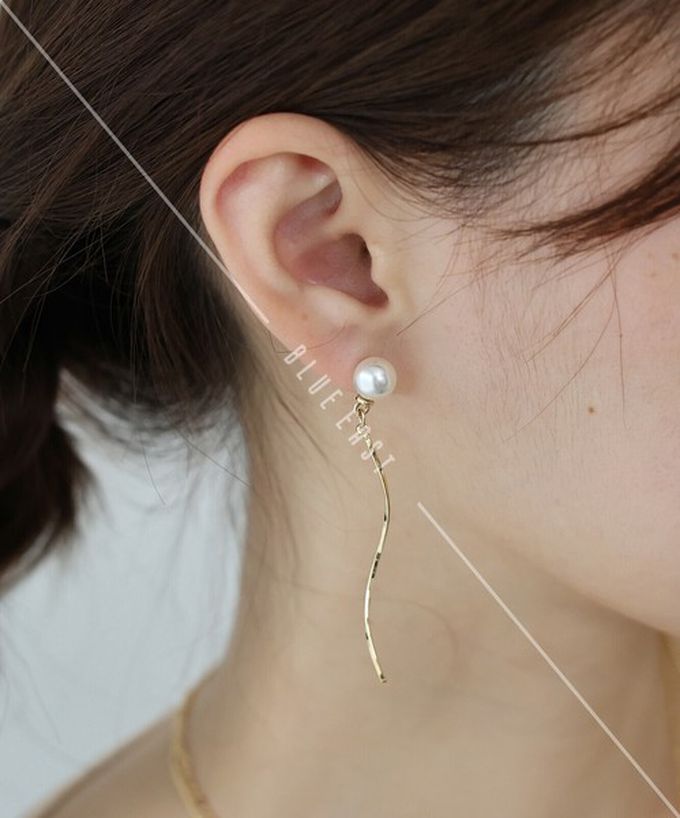 日本 BLUE EAST - 韓國製 珍珠優美曲線耳環-(耳針)-金