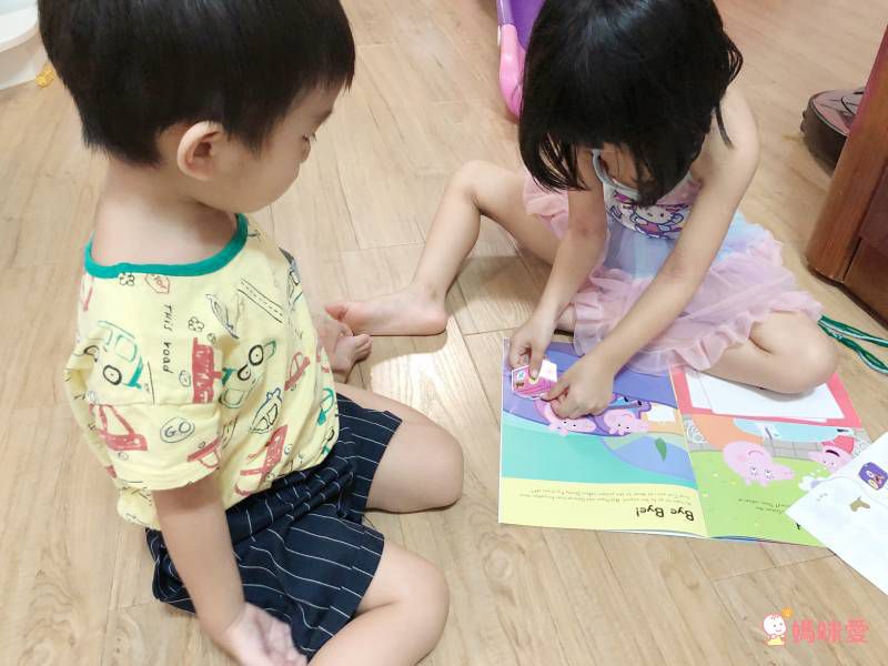 佩佩豬Peppa Pig陪你玩❤【英文遊戲書66折起】我最便宜～貼紙書限量搶購！