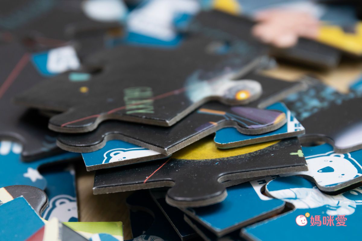 Banana Panda - 真正超大地板拼圖-宇宙探險300片+中英文科普海報